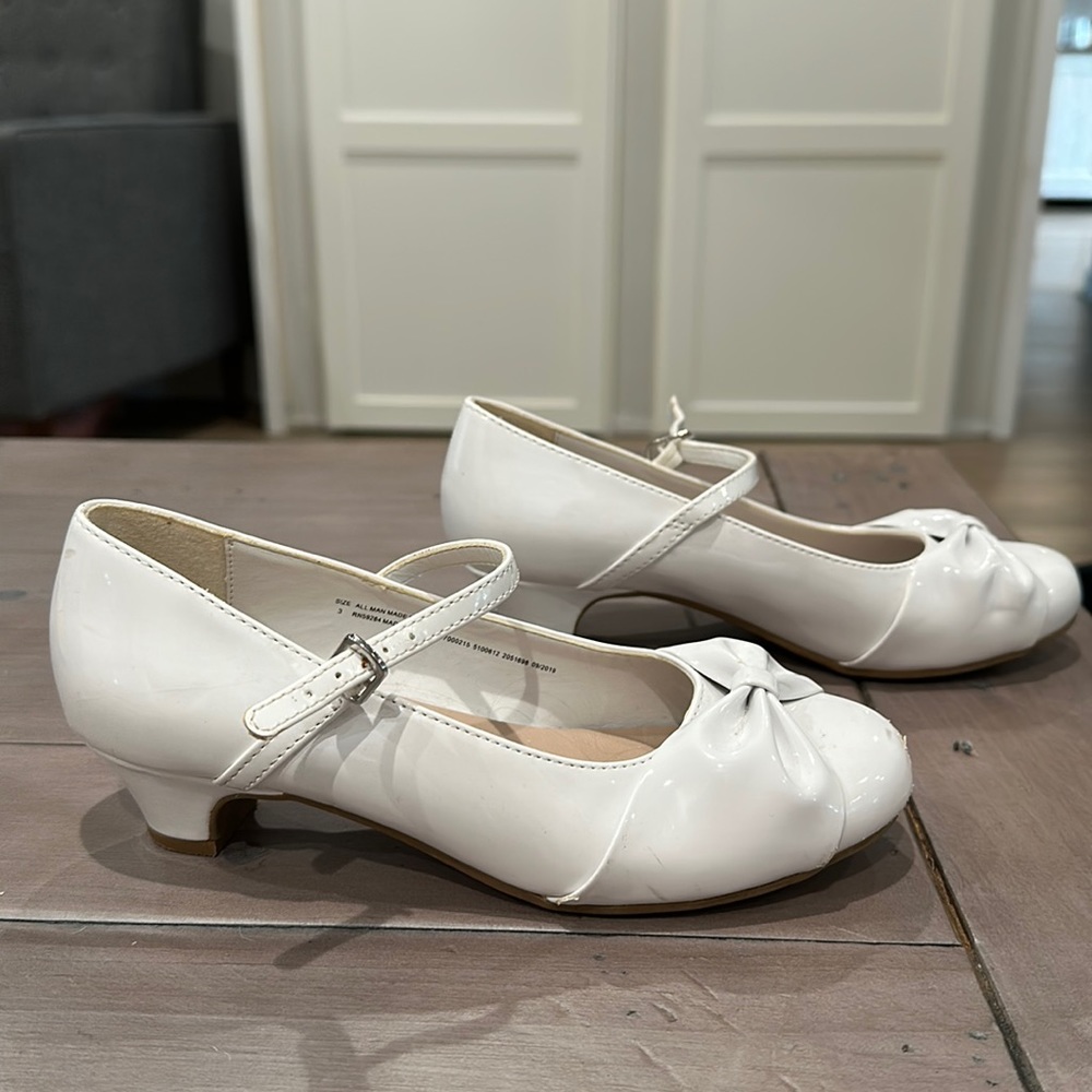 Girls patent leather heels size 3 dress shoes